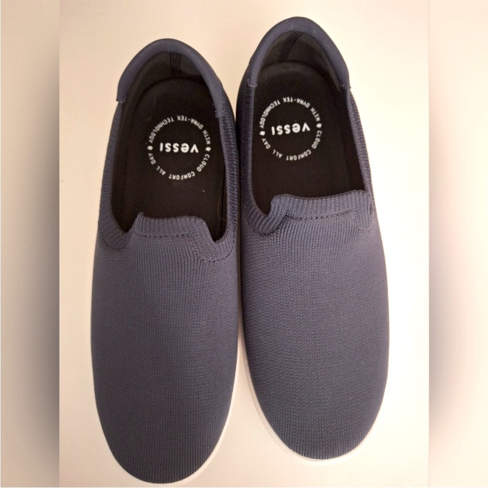 Vessi waterproof slip on, like new condition